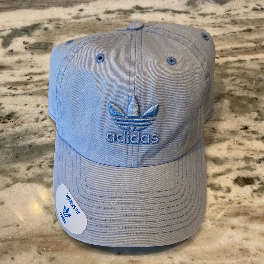 adidas Originals Relaxed Fit Adjustable Strpbk Cap